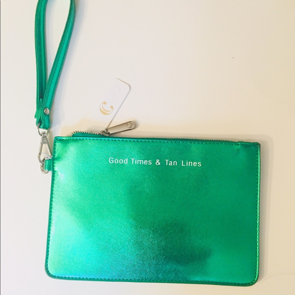 🥰 Charming Charlie wristlet super green Wristlet NWT - Picture 2 of 7